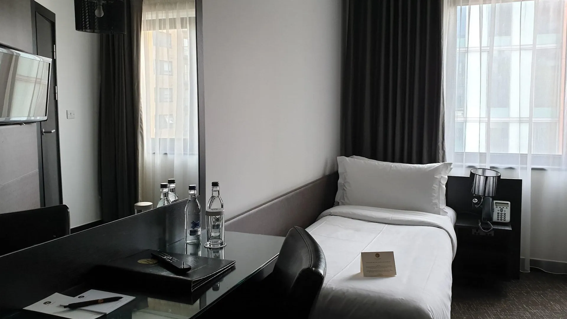 The Westbridge Hotel Stratford Londra