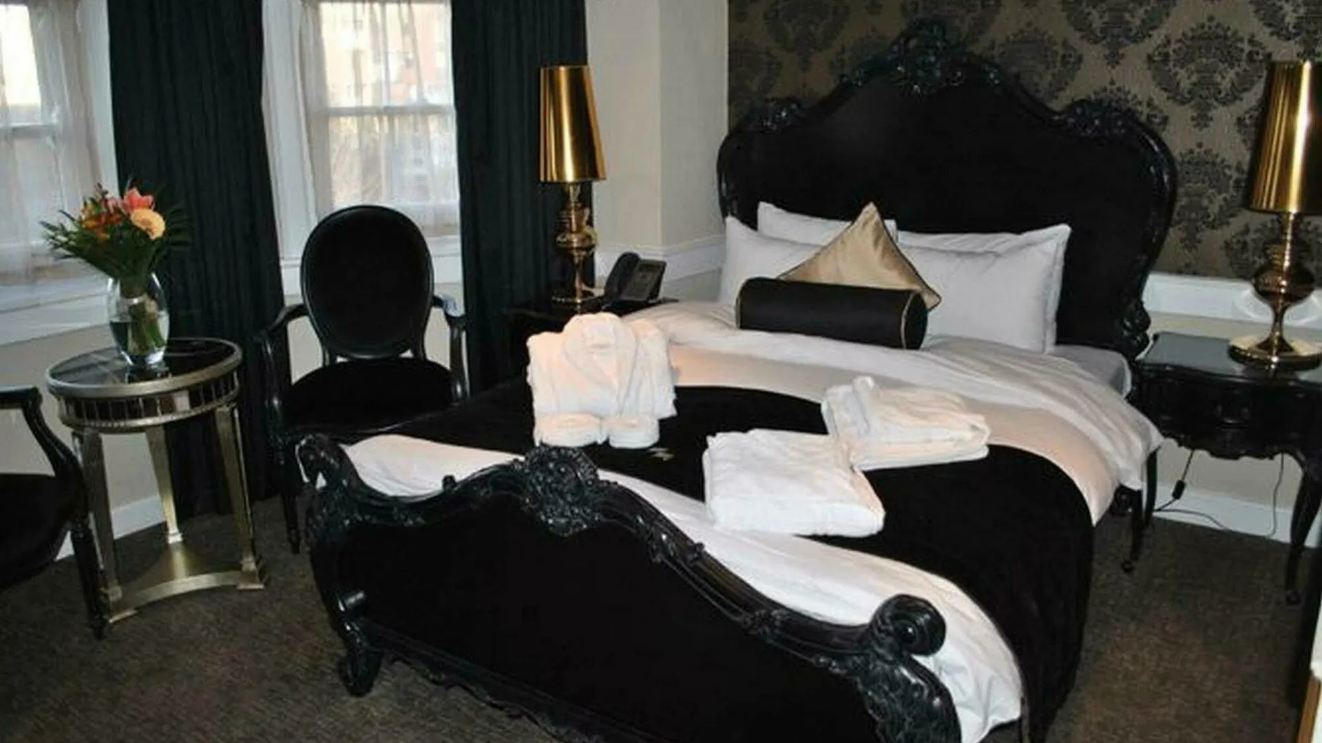 The Westbridge Hotel Stratford Londra