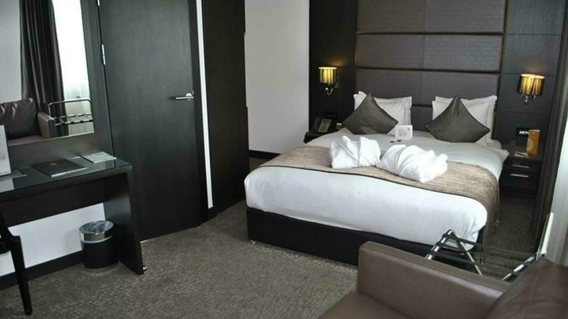 The Westbridge Hotel Stratford Londra